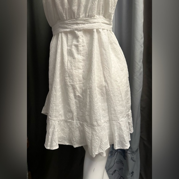 🥰 Juniors' Live To Be Spoiled Sleeveless Eyelet Faux Wrap Skater Dress, size L - Picture 6 of 10